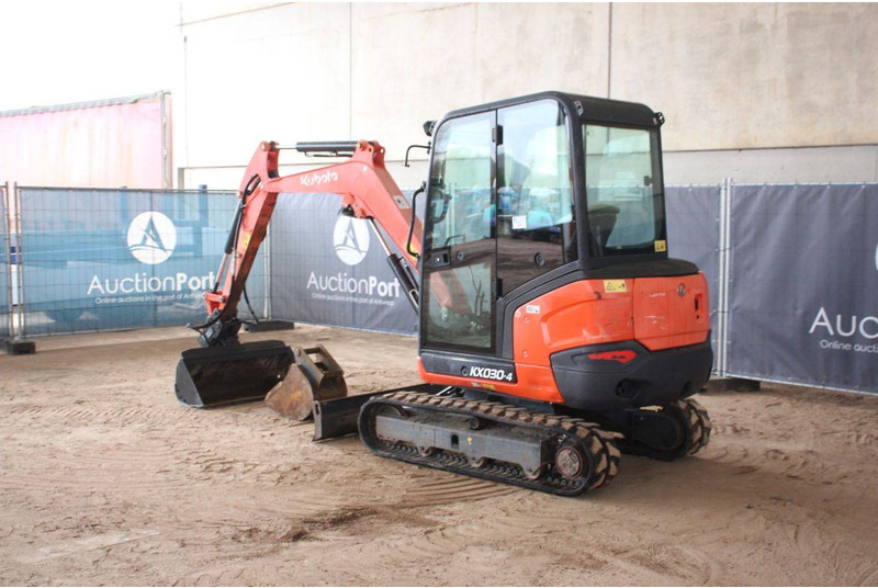 Kubota KX030-4 - Верижен багер: снимка 3 Kubota KX030-4 - Верижен багер: снимка 3