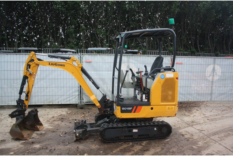 LIUGONG 9018F - Мини багер: снимка 1 LIUGONG 9018F - Мини багер: снимка 1