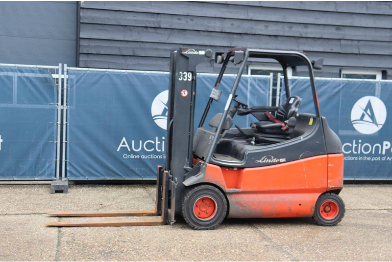 Linde E30 - Електрокар: снимка 1 Linde E30 - Електрокар: снимка 1