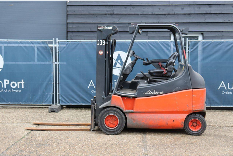 Linde E30 - Електрокар: снимка 2 Linde E30 - Електрокар: снимка 2