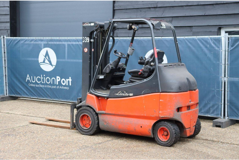 Linde E30 - Електрокар: снимка 3 Linde E30 - Електрокар: снимка 3