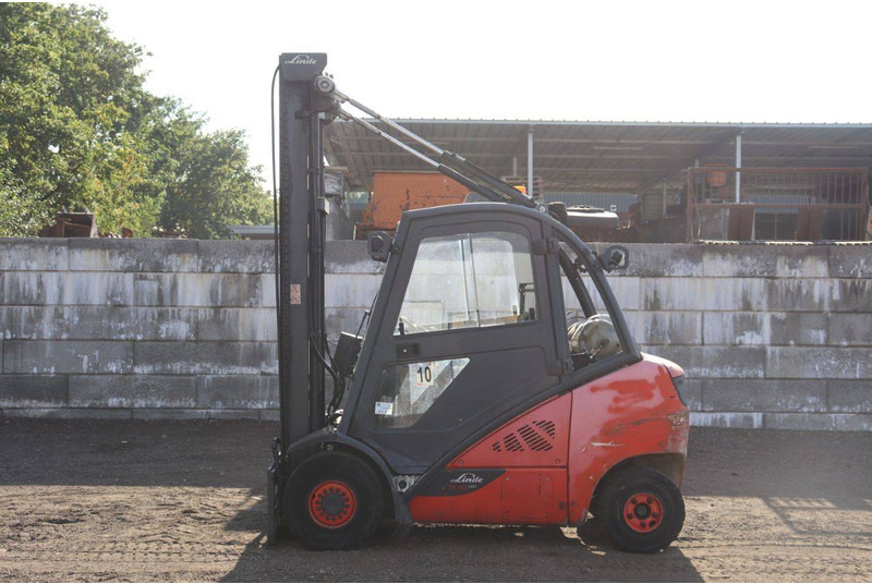 Linde H30CNG - Газокар: снимка 2 Linde H30CNG - Газокар: снимка 2