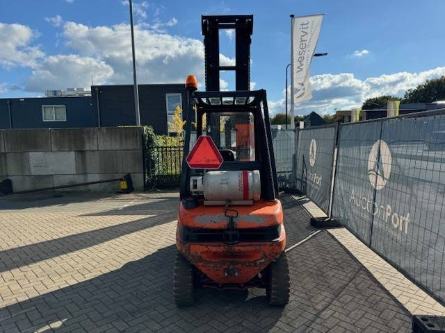 Linde H30T - Газокар: снимка 5 Linde H30T - Газокар: снимка 5