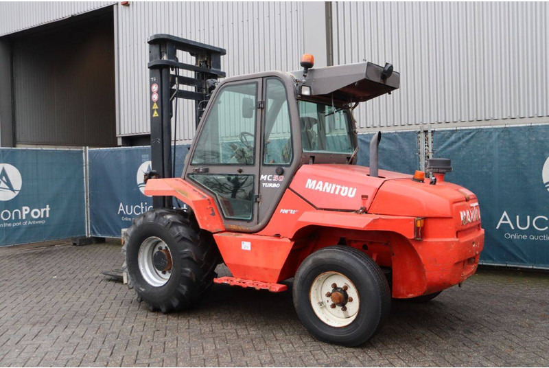 Manitou MC50T - Мотокар с висока проходимост: снимка 3 Manitou MC50T - Мотокар с висока проходимост: снимка 3