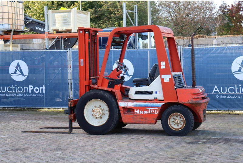 Manitou MCE 25H - Дизелов мотокар: снимка 3 Manitou MCE 25H - Дизелов мотокар: снимка 3