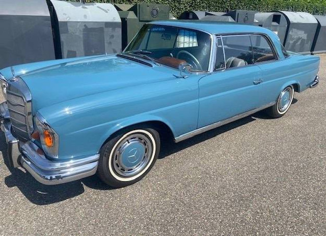 Mercedes-Benz 220 SE coupe Automatic - Седан: снимка 1 Mercedes-Benz 220 SE coupe Automatic - Седан: снимка 1