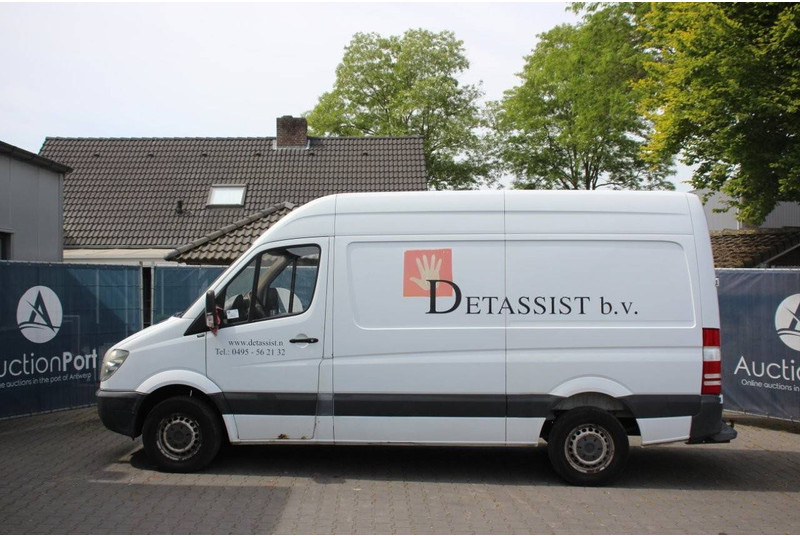 Mercedes-Benz 906 Ka 35 Sprinter 311cdi - Товарен бус: снимка 2 Mercedes-Benz 906 Ka 35 Sprinter 311cdi - Товарен бус: снимка 2