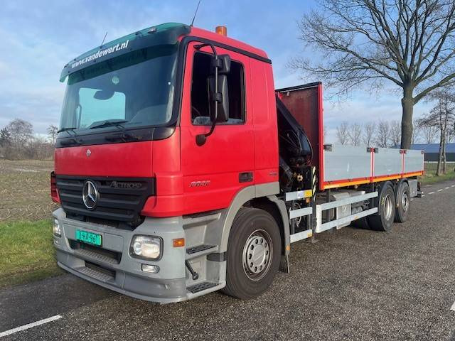 Mercedes-Benz Actros 2832 6x2 - Камион с кран: снимка 2 Mercedes-Benz Actros 2832 6x2 - Камион с кран: снимка 2
