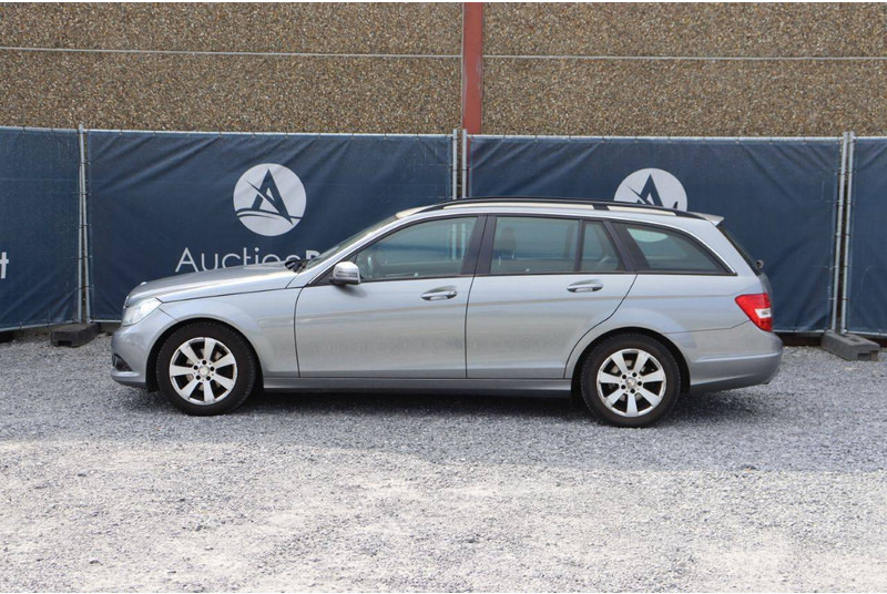 Mercedes-Benz C-Klasse 180 CDI - Седан: снимка 2 Mercedes-Benz C-Klasse 180 CDI - Седан: снимка 2