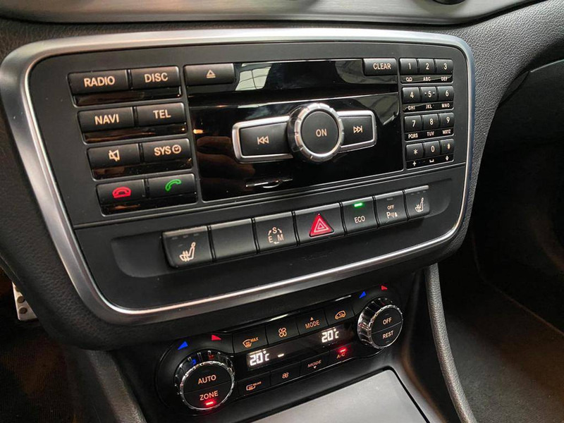 Mercedes-Benz CLA-Klasse 220 CDI - Лек автомобил: снимка 5 Mercedes-Benz CLA-Klasse 220 CDI - Лек автомобил: снимка 5