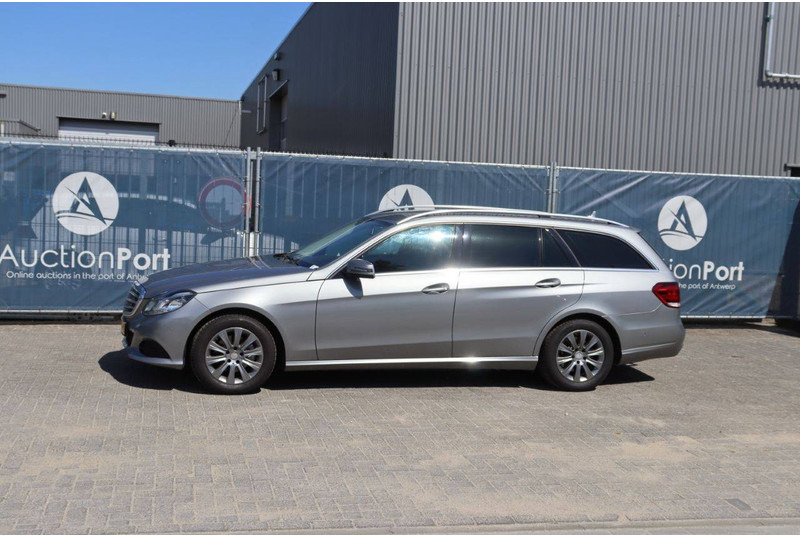 Mercedes-Benz E-Klasse 200 CDI - Лек автомобил: снимка 1 Mercedes-Benz E-Klasse 200 CDI - Лек автомобил: снимка 1