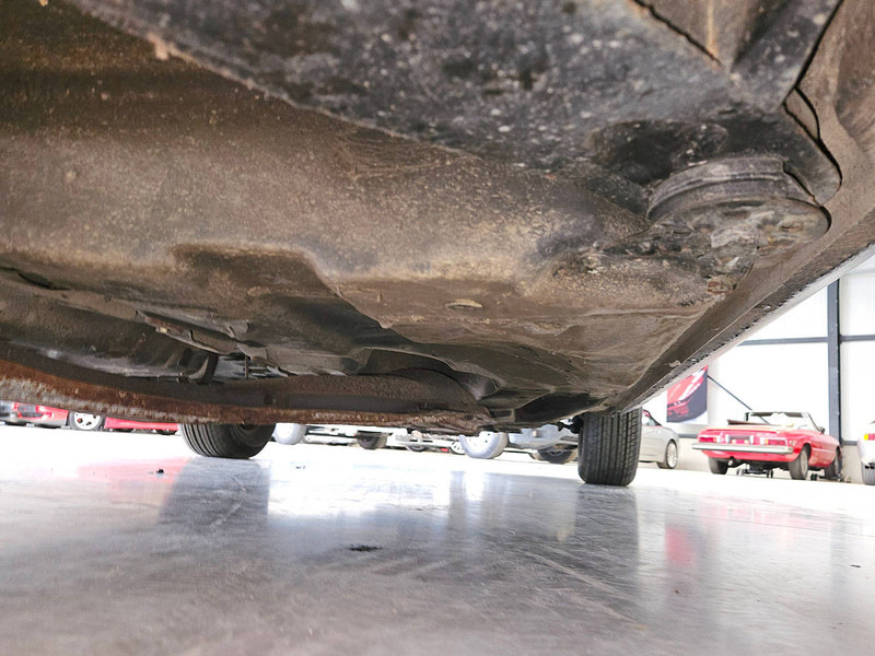 Седан Mercedes-Benz S-Klasse (W116) _ 280 SE: снимка 8 Седан Mercedes-Benz S-Klasse (W116) _ 280 SE: снимка 8