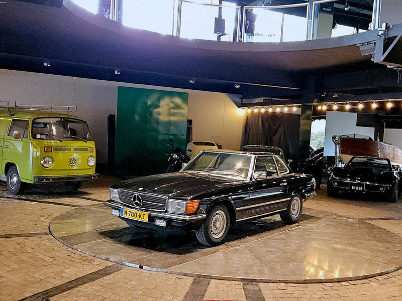 Mercedes-Benz SL-Klasse (R107) _ 380 - Седан: снимка 2 Mercedes-Benz SL-Klasse (R107) _ 380 - Седан: снимка 2