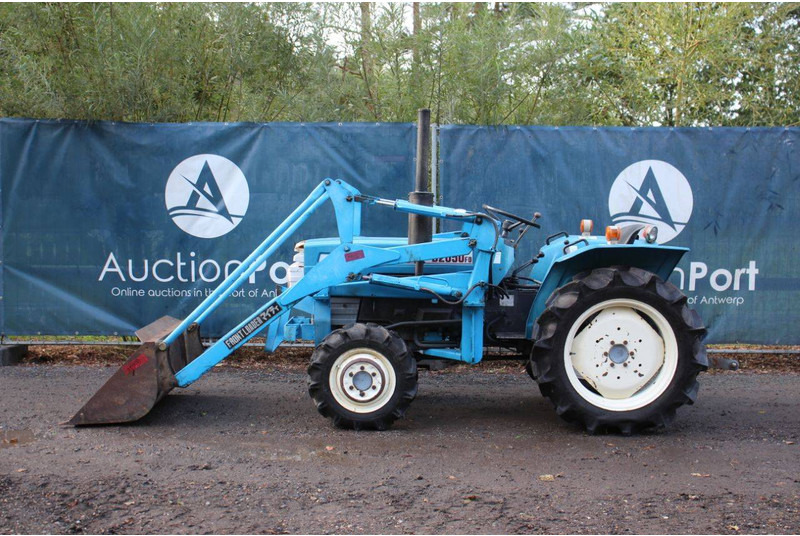 Mitsubishi D2050FD - Трактор: снимка 2 Mitsubishi D2050FD - Трактор: снимка 2