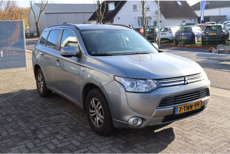 Джип Mitsubishi Outlander PHEV: снимка 7 Джип Mitsubishi Outlander PHEV: снимка 7