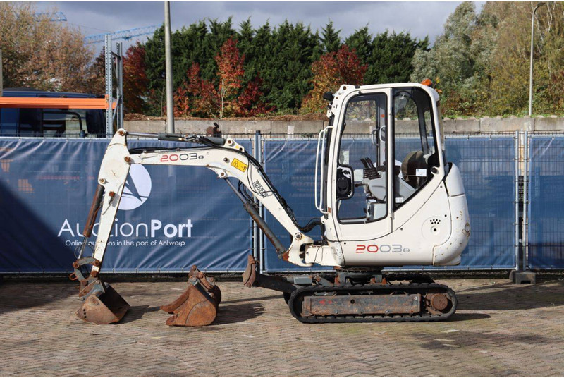 Neuson 2003 RD - Мини багер: снимка 2 Neuson 2003 RD - Мини багер: снимка 2