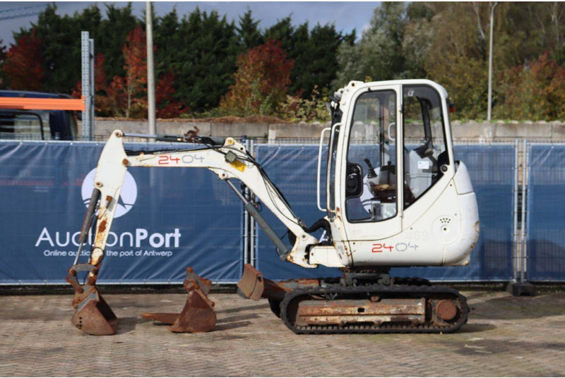 Neuson 2404 - Мини багер: снимка 2 Neuson 2404 - Мини багер: снимка 2