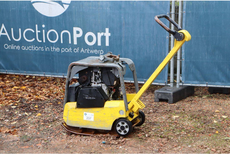 Neuson DPU3050 - Виброплоча: снимка 2 Neuson DPU3050 - Виброплоча: снимка 2