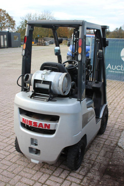 Nissan P1P1A15D - Газокар: снимка 5 Nissan P1P1A15D - Газокар: снимка 5