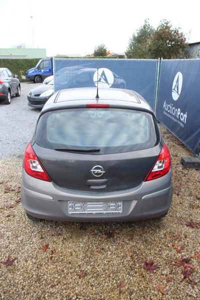 Opel Corsa - Седан: снимка 4 Opel Corsa - Седан: снимка 4