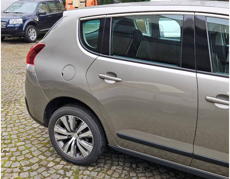 Peugeot 3008 (I - update) 1.6 VTi - Лек автомобил: снимка 2 Peugeot 3008 (I - update) 1.6 VTi - Лек автомобил: снимка 2