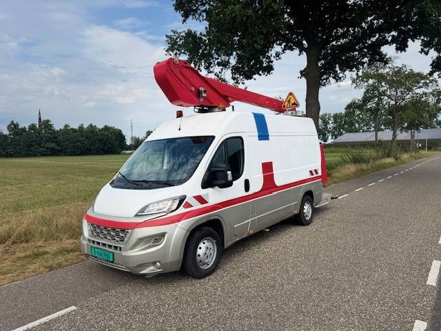 Peugeot Boxer 2.2HDI - Автовишка: снимка 4 Peugeot Boxer 2.2HDI - Автовишка: снимка 4