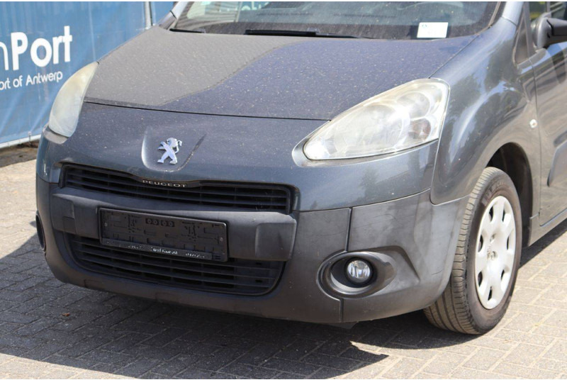 Товарен бус Peugeot Partner: снимка 10
