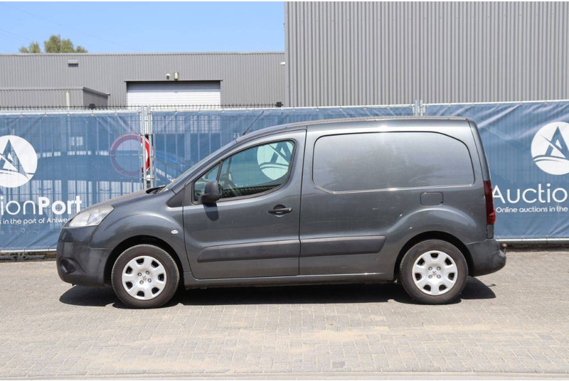 Peugeot Partner - Товарен бус: снимка 2 Peugeot Partner - Товарен бус: снимка 2