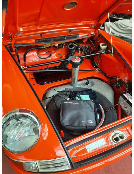 Седан Porsche 911 T: снимка 15