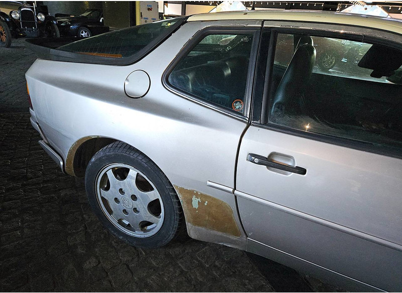 Porsche 944 Turbo - Седан: снимка 5 Porsche 944 Turbo - Седан: снимка 5