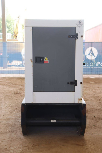 SDMO R165 - Електрогенератор: снимка 5 SDMO R165 - Електрогенератор: снимка 5