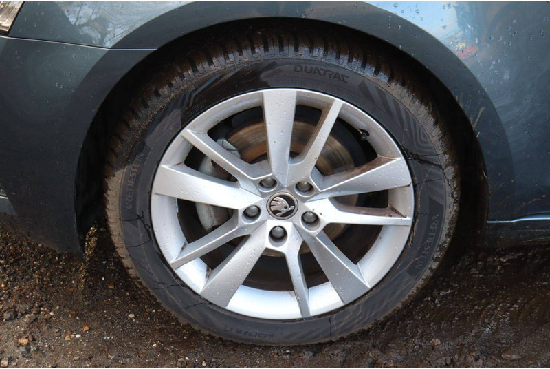 Лек автомобил Škoda Octavia: снимка 13