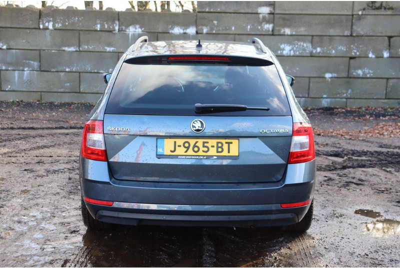 Škoda Octavia - Лек автомобил: снимка 5 Škoda Octavia - Лек автомобил: снимка 5