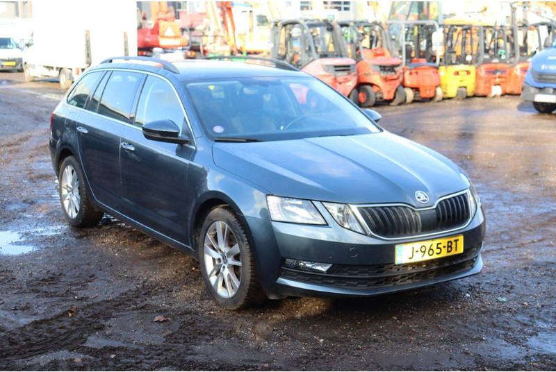Лек автомобил Škoda Octavia: снимка 7