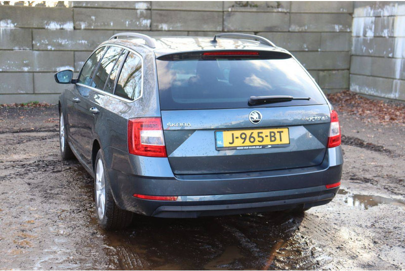 Škoda Octavia - Лек автомобил: снимка 4 Škoda Octavia - Лек автомобил: снимка 4