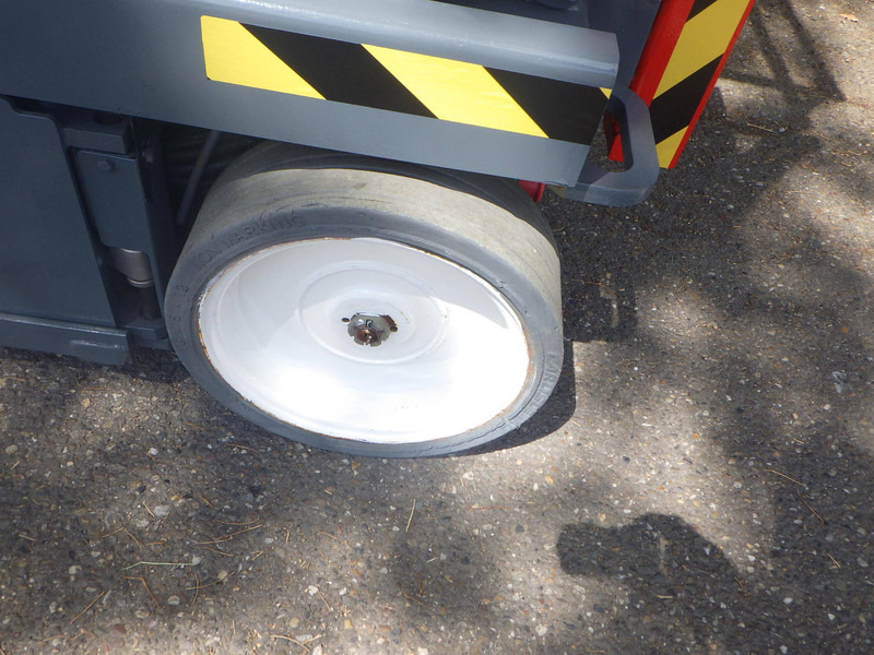 Skyjack SJ3226 - Ножична работна платформа: снимка 4 Skyjack SJ3226 - Ножична работна платформа: снимка 4