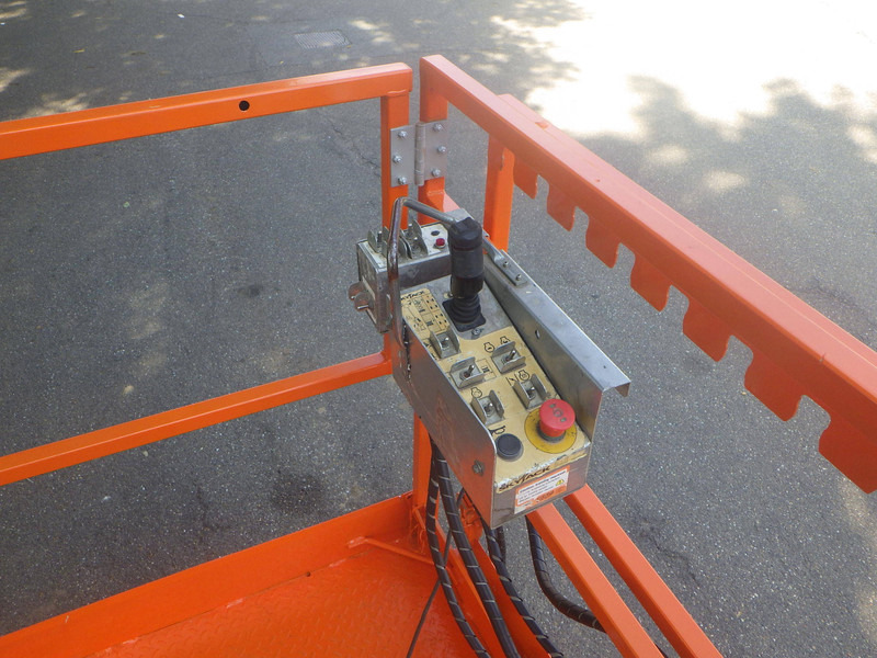 Skyjack SJ6832RT - Ножична работна платформа: снимка 4 Skyjack SJ6832RT - Ножична работна платформа: снимка 4