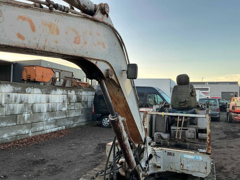 Takeuchi TB045 - Верижен багер: снимка 4 Takeuchi TB045 - Верижен багер: снимка 4