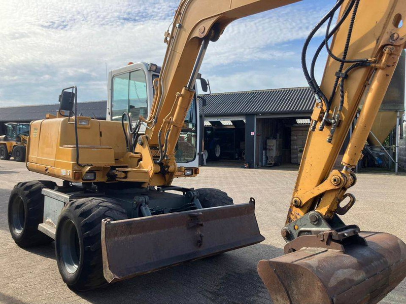 Takeuchi TB070W - Колесен багер: снимка 3 Takeuchi TB070W - Колесен багер: снимка 3