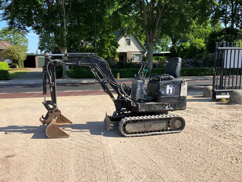 Takeuchi TB108 - Мини багер: снимка 1 Takeuchi TB108 - Мини багер: снимка 1