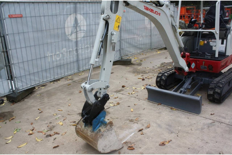 Takeuchi TB216 - Мини багер: снимка 4 Takeuchi TB216 - Мини багер: снимка 4