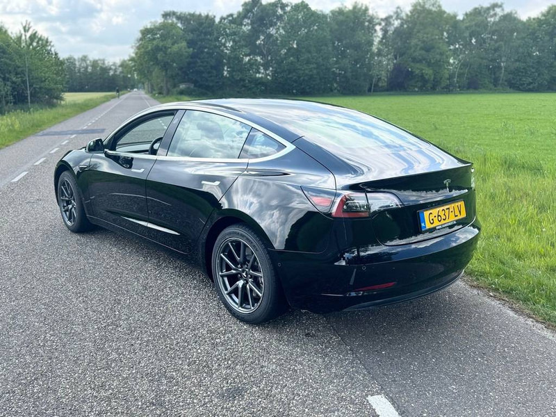 Tesla Model 3 - Седан: снимка 5 Tesla Model 3 - Седан: снимка 5