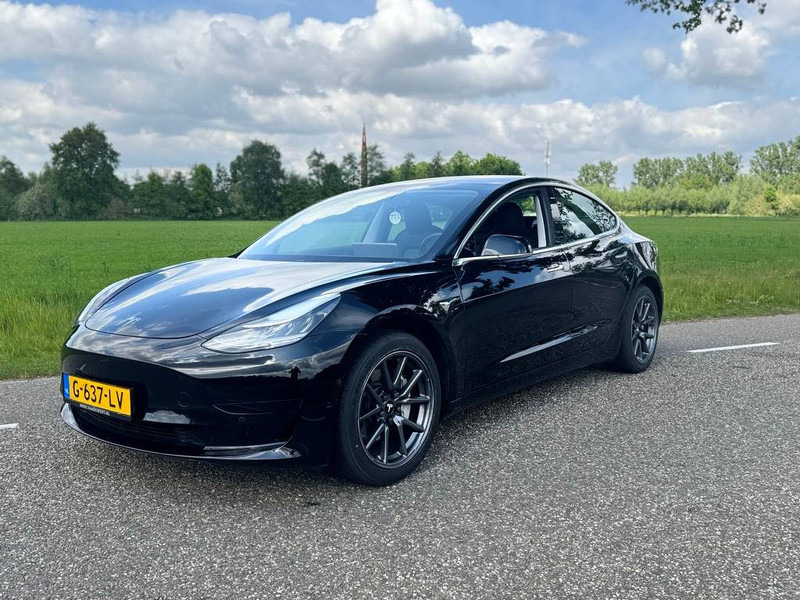 Tesla Model 3 - Седан: снимка 1 Tesla Model 3 - Седан: снимка 1