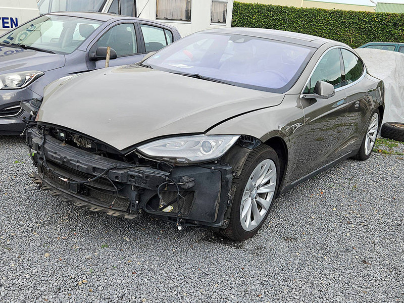 Tesla Model S _ 85 D - Седан: снимка 1 Tesla Model S _ 85 D - Седан: снимка 1