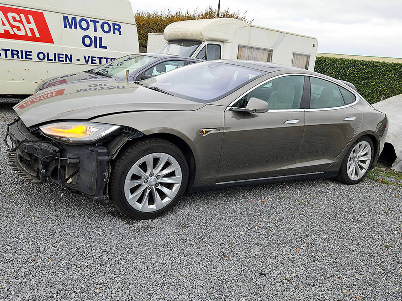 Tesla Model S _ 85 D - Седан: снимка 2 Tesla Model S _ 85 D - Седан: снимка 2