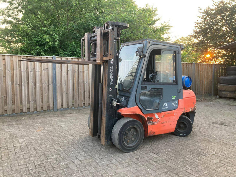 Toyota 02-7FGF-35 - Газокар: снимка 1 Toyota 02-7FGF-35 - Газокар: снимка 1