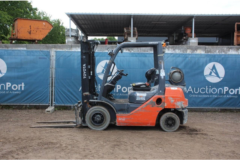 Toyota 02-8FGF25 - Газокар: снимка 2 Toyota 02-8FGF25 - Газокар: снимка 2