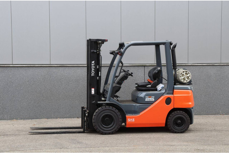 Toyota 02-8FGF25 - Газокар: снимка 1 Toyota 02-8FGF25 - Газокар: снимка 1