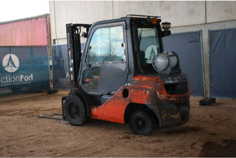 Toyota 06686GF30 - Газокар: снимка 3 Toyota 06686GF30 - Газокар: снимка 3