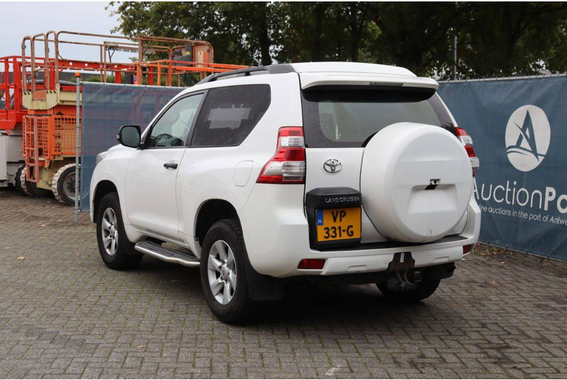 Toyota Land Cruiser - Седан: снимка 4 Toyota Land Cruiser - Седан: снимка 4
